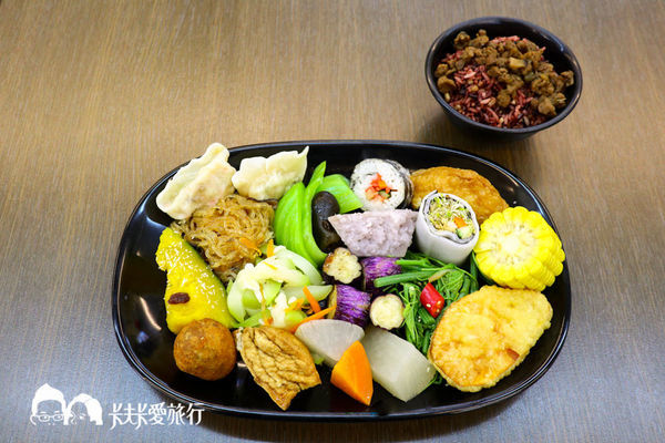 結善緣素食坊：【礁溪蔬食】結善緣素食坊｜高CP值吃到飽！嚴選蔬食必吃炸地瓜和麻辣臭豆腐