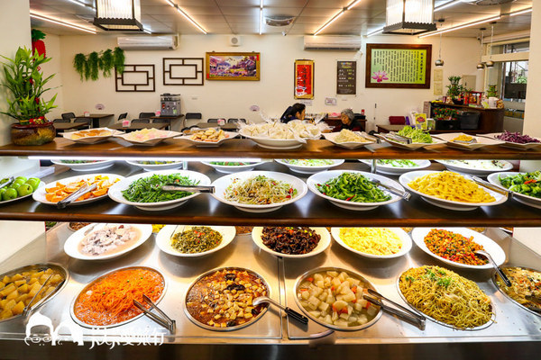 結善緣素食坊：【礁溪蔬食】結善緣素食坊｜高CP值吃到飽！嚴選蔬食必吃炸地瓜和麻辣臭豆腐