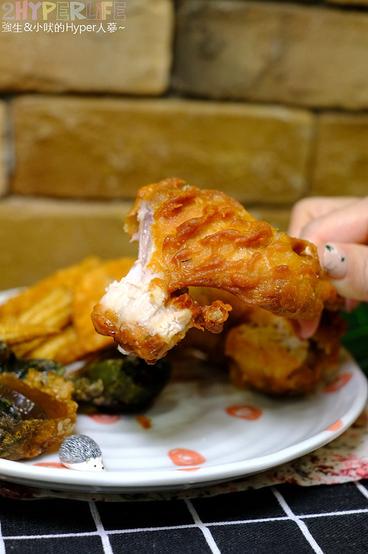 饗炸炸物食堂│就愛脆皮雞排咬下時的清脆聲響!特殊刷醬讓炸物好夠味,使用脫油機讓炸物不油膩喔~ @強生與小吠的Hyper人蔘~ 台中北屯宵夜,台中北屯炸物,台中北屯美食,台中北屯雞排,台中宵夜,台中炸物,台中雞排,台中鹽酥雞,饗炸 北屯店,饗炸 北屯店 地址,饗炸 炸物食堂 北屯總店,饗炸 菜單 @強生與小吠的Hyper人蔘~