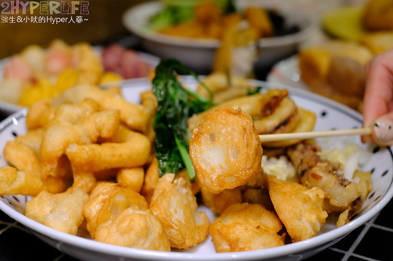 饗炸炸物食堂│就愛脆皮雞排咬下時的清脆聲響!特殊刷醬讓炸物好夠味,使用脫油機讓炸物不油膩喔~ @強生與小吠的Hyper人蔘~ 台中北屯宵夜,台中北屯炸物,台中北屯美食,台中北屯雞排,台中宵夜,台中炸物,台中雞排,台中鹽酥雞,饗炸 北屯店,饗炸 北屯店 地址,饗炸 炸物食堂 北屯總店,饗炸 菜單 @強生與小吠的Hyper人蔘~