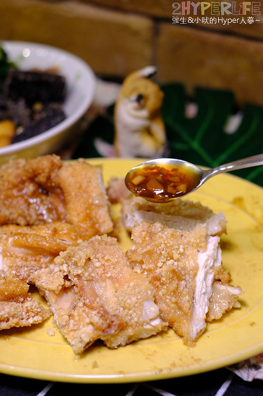 饗炸炸物食堂│就愛脆皮雞排咬下時的清脆聲響!特殊刷醬讓炸物好夠味,使用脫油機讓炸物不油膩喔~ @強生與小吠的Hyper人蔘~ 台中北屯宵夜,台中北屯炸物,台中北屯美食,台中北屯雞排,台中宵夜,台中炸物,台中雞排,台中鹽酥雞,饗炸 北屯店,饗炸 北屯店 地址,饗炸 炸物食堂 北屯總店,饗炸 菜單 @強生與小吠的Hyper人蔘~