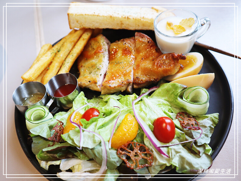 桃園市桃園區旅人咖啡館-桃園/給自己一杯咖啡的時間~網美系美味早午餐