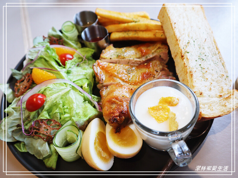 桃園市桃園區旅人咖啡館-桃園/給自己一杯咖啡的時間~網美系美味早午餐