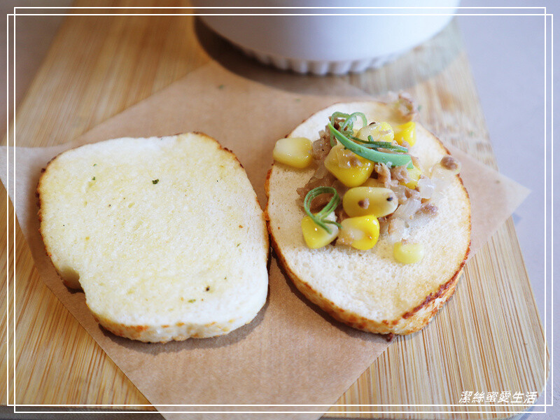 桃園市桃園區旅人咖啡館-桃園/給自己一杯咖啡的時間~網美系美味早午餐