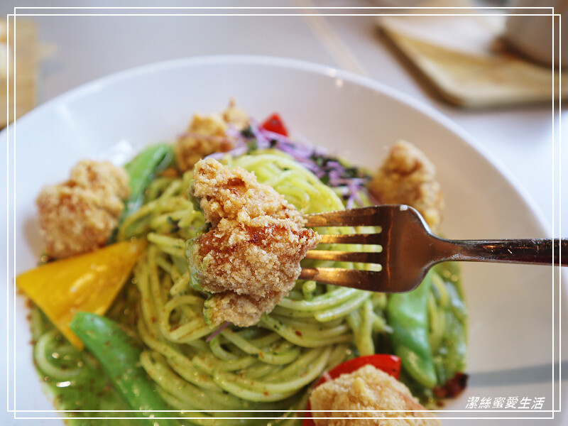 桃園市桃園區旅人咖啡館-桃園/給自己一杯咖啡的時間~網美系美味早午餐