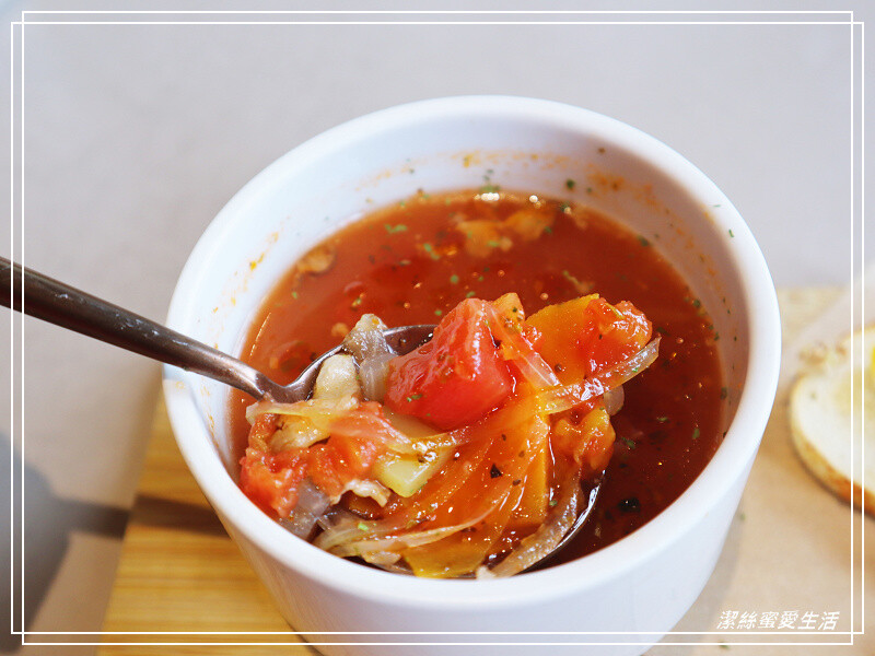 桃園市桃園區旅人咖啡館-桃園/給自己一杯咖啡的時間~網美系美味早午餐