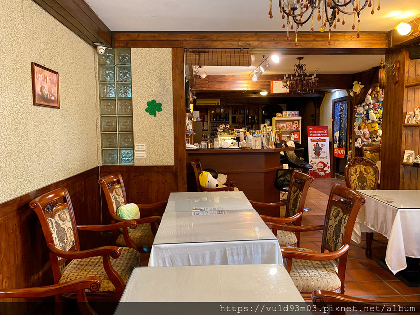 新竹美食。吃 | W.Bistro 咖啡調酒甜點店 | 集合啦!甜點享友會。新竹巷弄裡手作甜點推薦。沒預訂就吃不到。甜點控一定要嚐鮮!