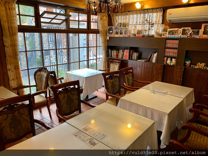 新竹美食。吃 | W.Bistro 咖啡調酒甜點店 | 集合啦!甜點享友會。新竹巷弄裡手作甜點推薦。沒預訂就吃不到。甜點控一定要嚐鮮!