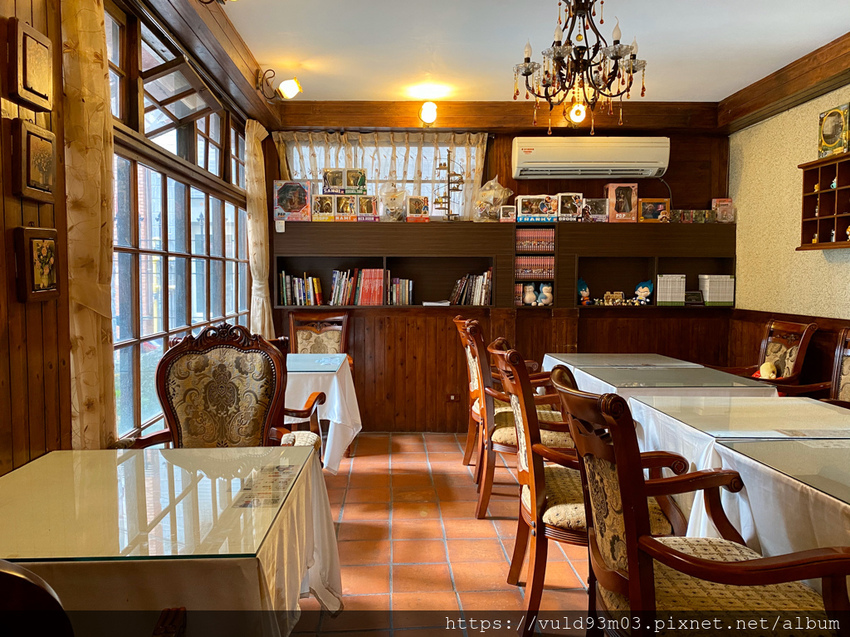 新竹美食。吃 | W.Bistro 咖啡調酒甜點店 | 集合啦!甜點享友會。新竹巷弄裡手作甜點推薦。沒預訂就吃不到。甜點控一定要嚐鮮!