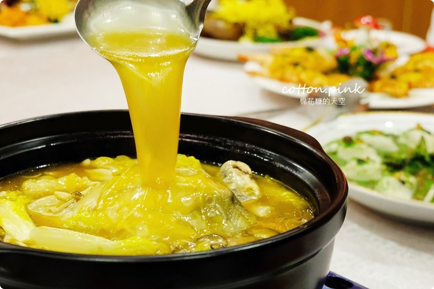 台中唱歌新選擇!尊龍KTV超級優惠便宜到嚇人!訂桌菜再享免費歡唱~