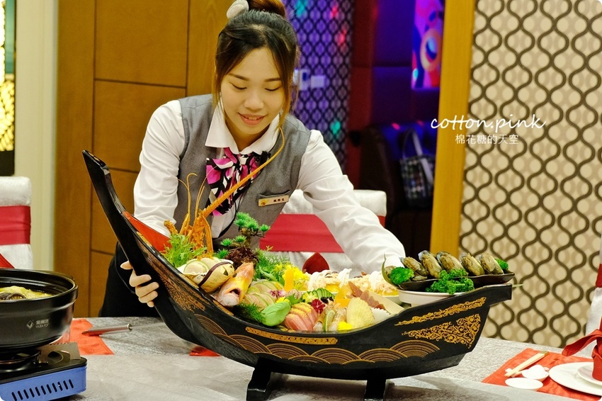 台中唱歌新選擇!尊龍KTV超級優惠便宜到嚇人!訂桌菜再享免費歡唱~