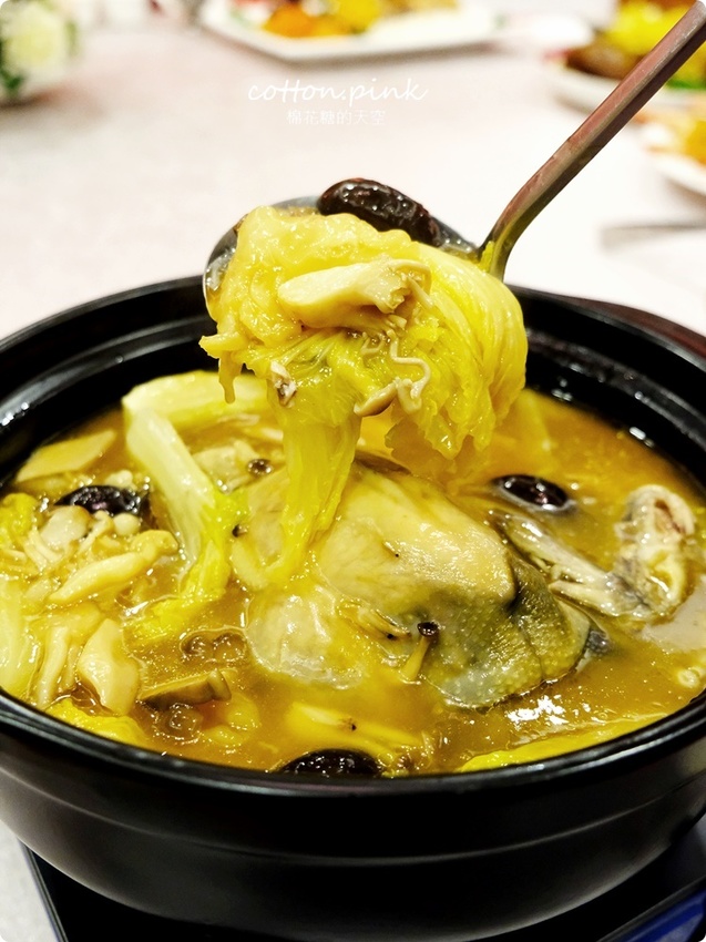 台中唱歌新選擇!尊龍KTV超級優惠便宜到嚇人!訂桌菜再享免費歡唱~