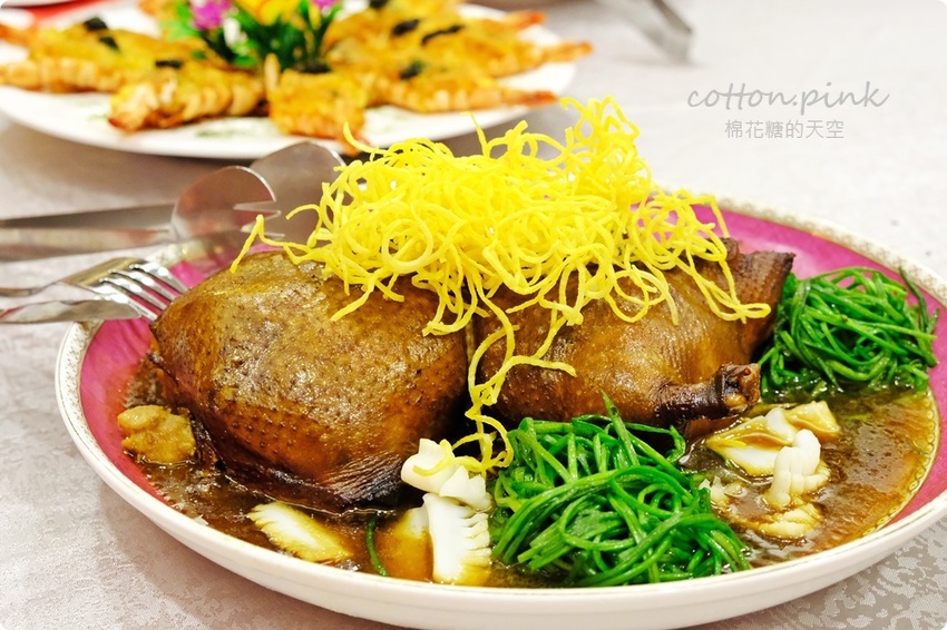 台中唱歌新選擇!尊龍KTV超級優惠便宜到嚇人!訂桌菜再享免費歡唱~