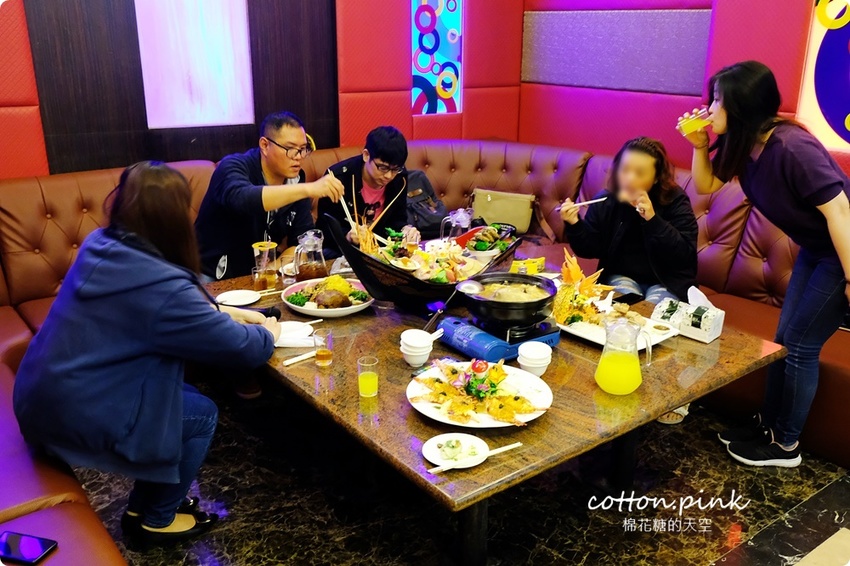 台中唱歌新選擇!尊龍KTV超級優惠便宜到嚇人!訂桌菜再享免費歡唱~