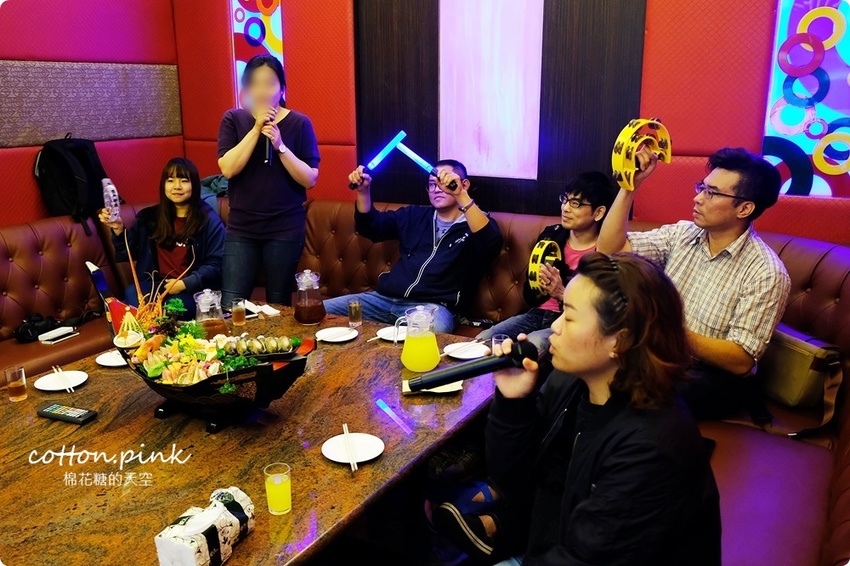 台中唱歌新選擇!尊龍KTV超級優惠便宜到嚇人!訂桌菜再享免費歡唱~