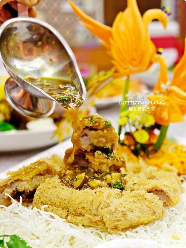 台中唱歌新選擇!尊龍KTV超級優惠便宜到嚇人!訂桌菜再享免費歡唱~