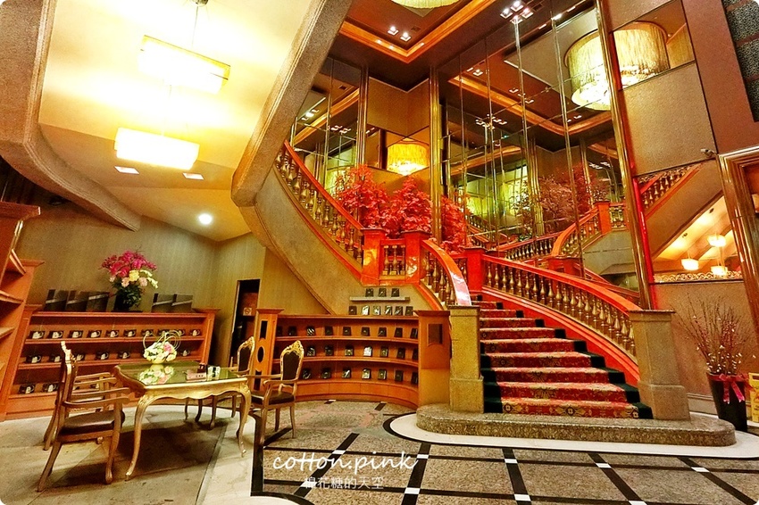 台中唱歌新選擇!尊龍KTV超級優惠便宜到嚇人!訂桌菜再享免費歡唱~