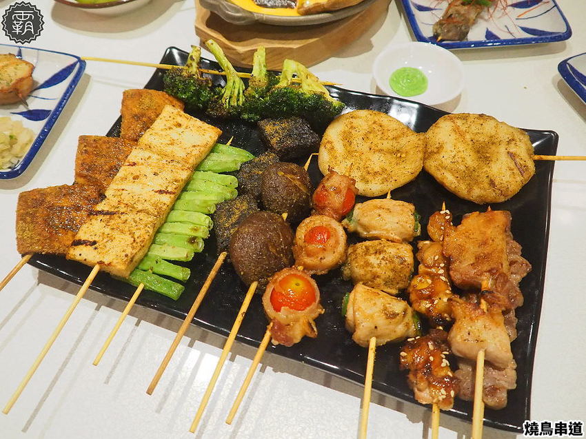燒鳥串道平價串燒,燒肉攤價位搭配懷舊澡堂,內用茶泡飯還能吃到飽!
