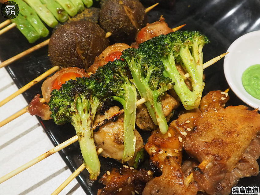 燒鳥串道平價串燒,燒肉攤價位搭配懷舊澡堂,內用茶泡飯還能吃到飽!