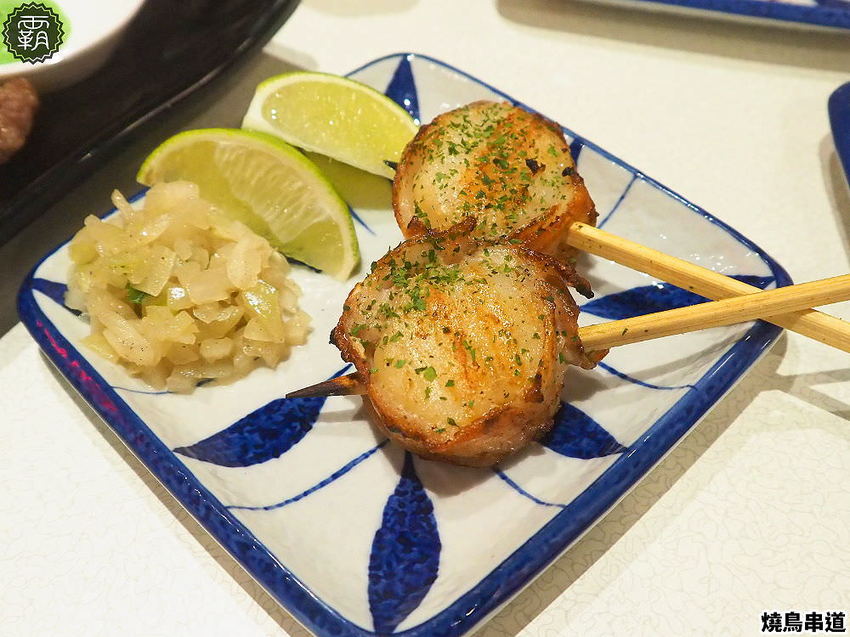 燒鳥串道平價串燒,燒肉攤價位搭配懷舊澡堂,內用茶泡飯還能吃到飽!