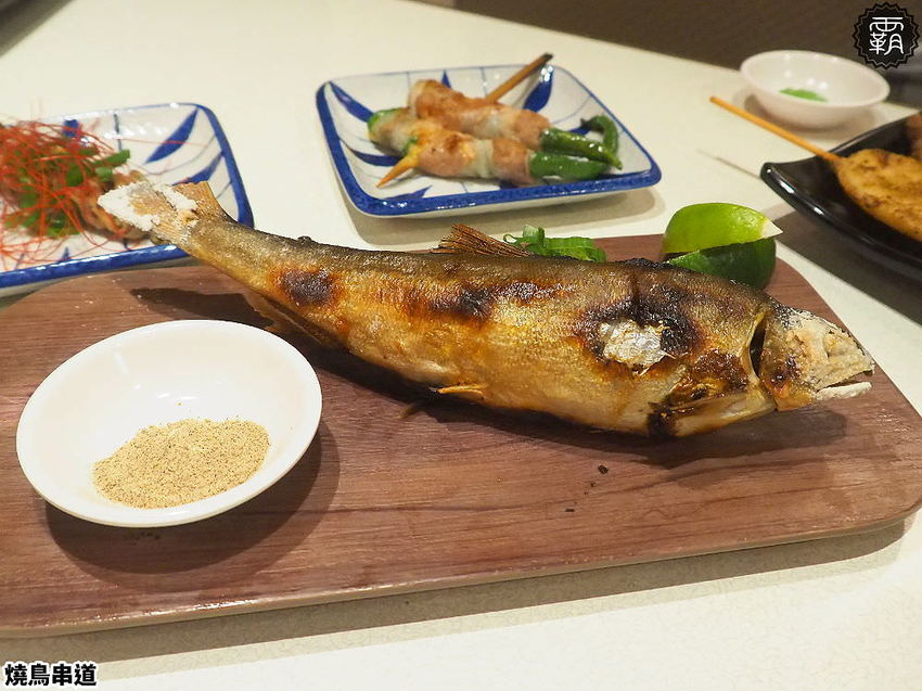 燒鳥串道平價串燒,燒肉攤價位搭配懷舊澡堂,內用茶泡飯還能吃到飽!