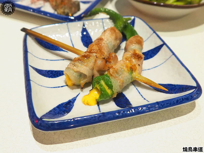 燒鳥串道平價串燒,燒肉攤價位搭配懷舊澡堂,內用茶泡飯還能吃到飽!