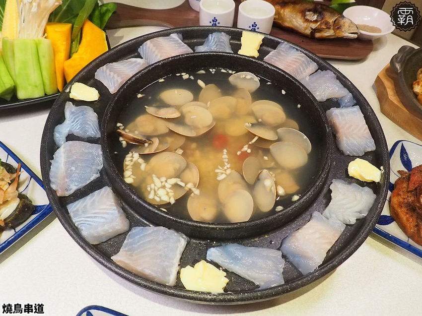 燒鳥串道平價串燒,燒肉攤價位搭配懷舊澡堂,內用茶泡飯還能吃到飽!