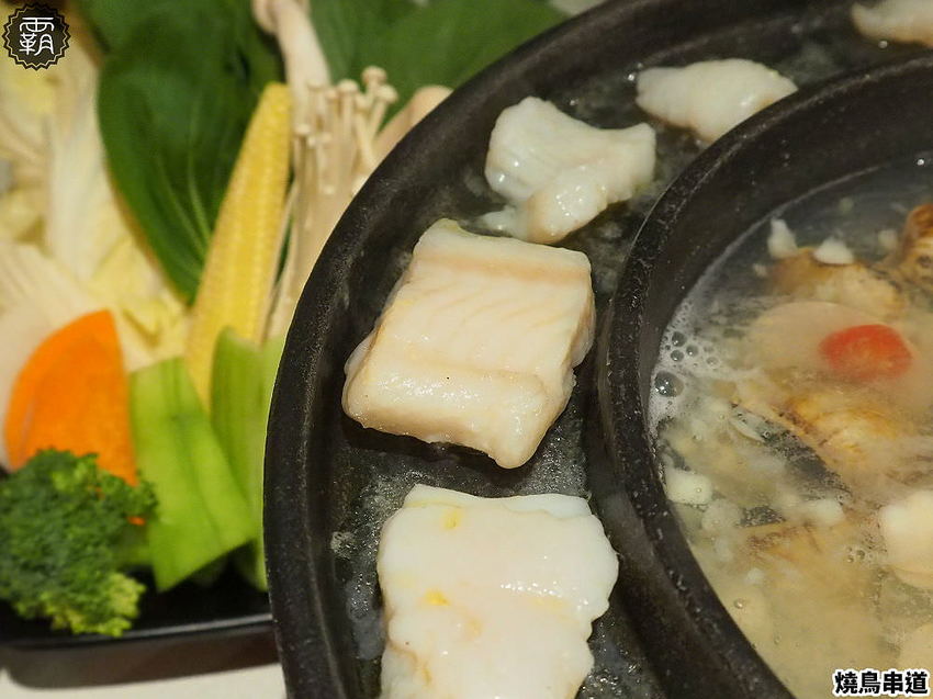 燒鳥串道平價串燒,燒肉攤價位搭配懷舊澡堂,內用茶泡飯還能吃到飽!