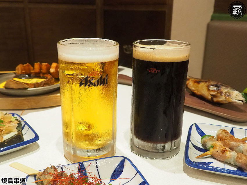 燒鳥串道平價串燒,燒肉攤價位搭配懷舊澡堂,內用茶泡飯還能吃到飽!