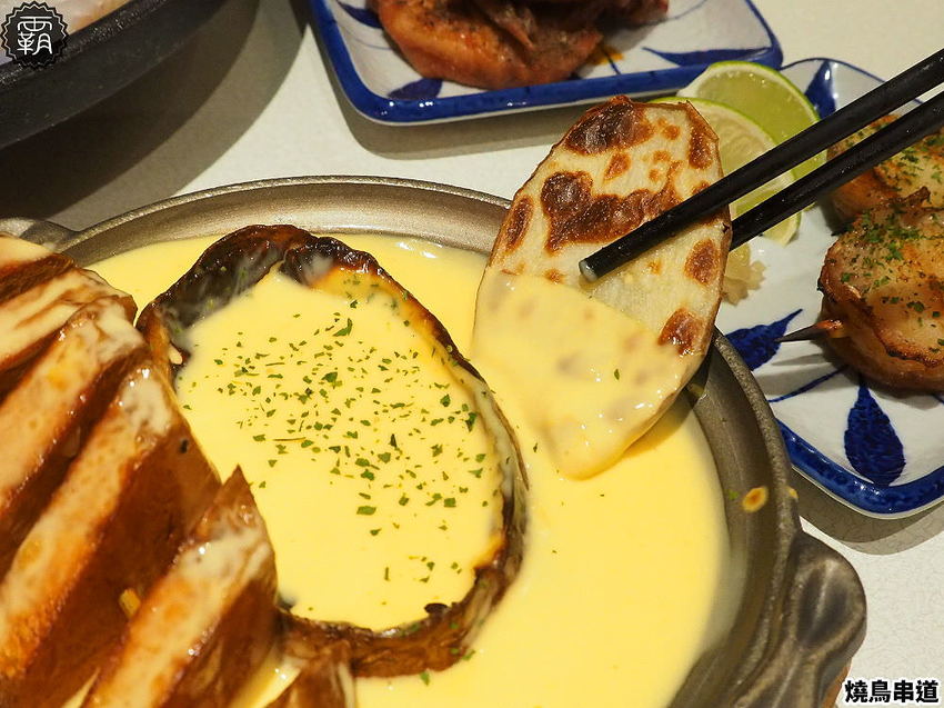 燒鳥串道平價串燒,燒肉攤價位搭配懷舊澡堂,內用茶泡飯還能吃到飽!