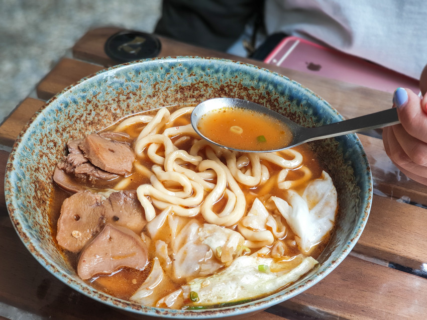 高雄美食||好麵食堂-做好麵，食好麵。很實在的蕃茄湯頭 ||新興區