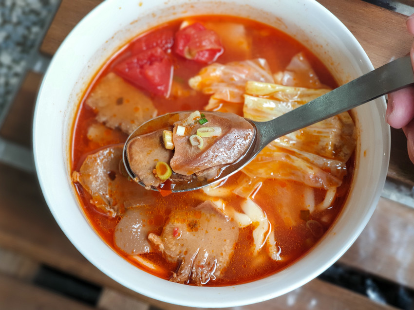 高雄美食||好麵食堂-做好麵，食好麵。很實在的蕃茄湯頭 ||新興區