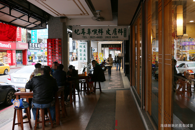 北投美食『阿二麻辣食堂(石牌總店)』麻辣滷肉飯，麻辣臭豆腐鴨血煲，麻辣小火鍋，IG熱門打卡排隊店，菜單價位(捷運石牌站)