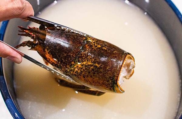 【台中美食】8德司創意餐館-巨無霸超豪華澎拜龍蝦火鍋,火鍋、義麵多種選擇一次滿足