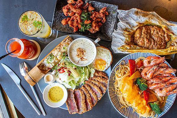 【台中早午餐推薦】春三朝午-酥脆軟嫩又迷人的炸牛排早午餐,網美級的超舒適環境!