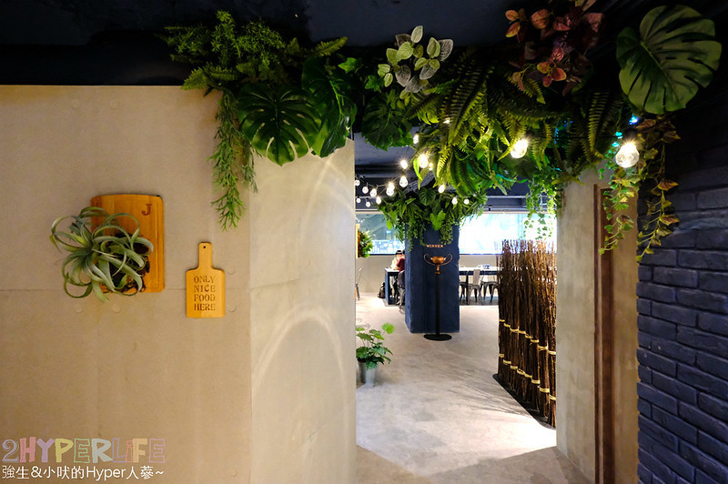 8德司,8德司Brothers創意餐館,brothers,一中商圈美食,一中美食,一中餐廳 聚餐,中友商圈美食,中友美食,台中一中美食,台中美食 @強生與小吠的Hyper人蔘~