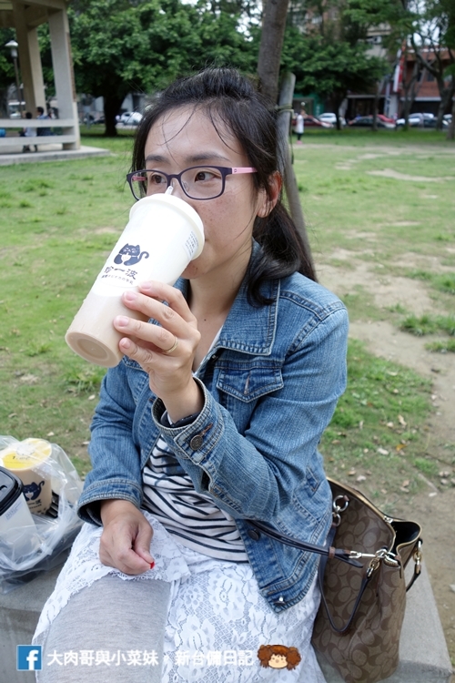 珍一波 大遠百好喝手搖飲 黑糖珍珠鮮奶 奶蓋 新竹手搖飲推薦 (1)