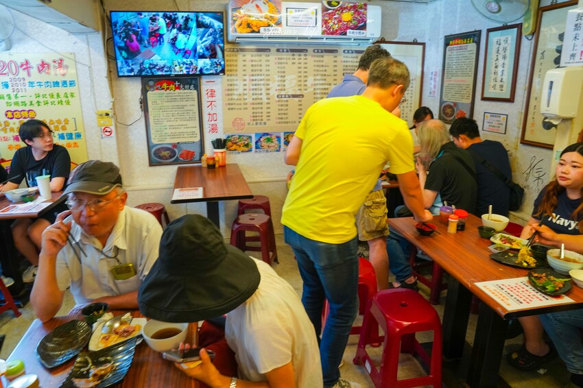台南佳里順福土產牛肉湯！凌晨開賣的溫體牛肉湯，在地人激推必吃名單。