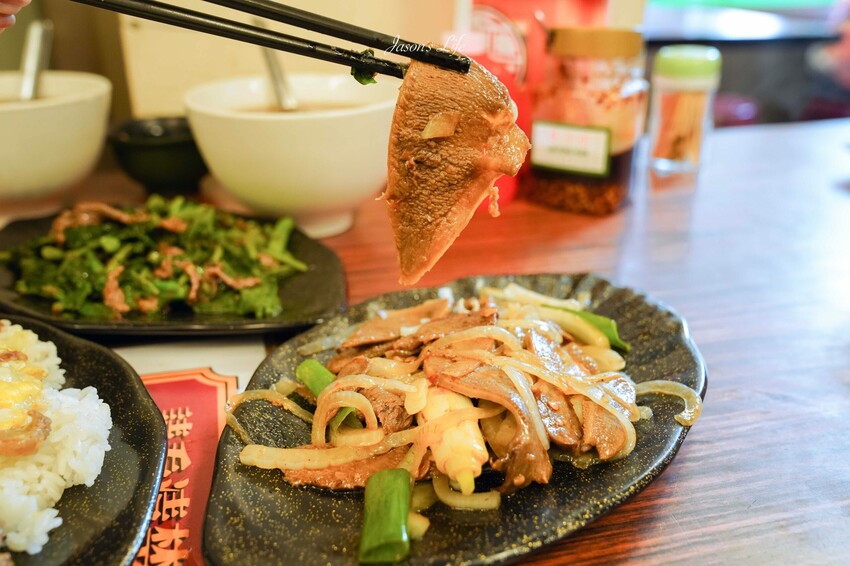 台南佳里順福土產牛肉湯！凌晨開賣的溫體牛肉湯，在地人激推必吃名單。