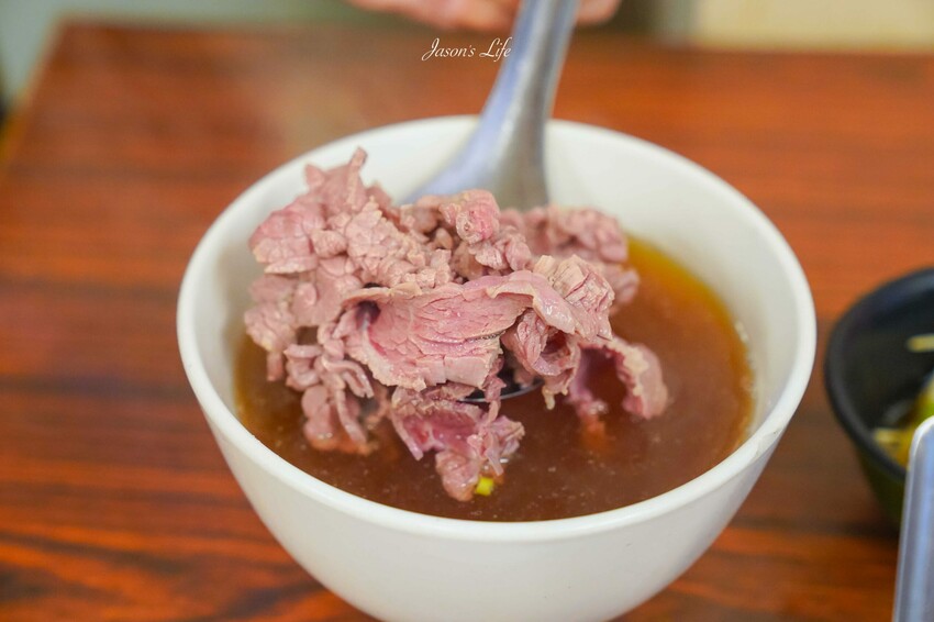 台南佳里順福土產牛肉湯！凌晨開賣的溫體牛肉湯，在地人激推必吃名單。