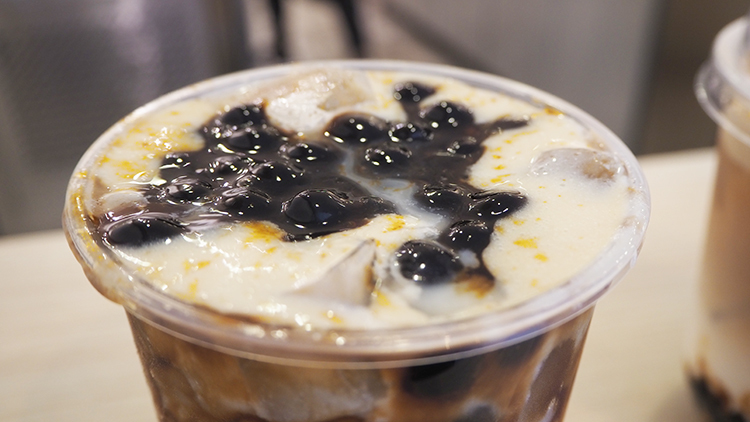 春紀本家,黑糖波霸奶茶,黑糖珍珠鮮奶,小巨蛋美食,松山運動中心美食,ChunJi Sugar,一芳,手炒黑糖,嘉明鮮乳,家明鮮奶,小農鮮奶,四方鮮奶