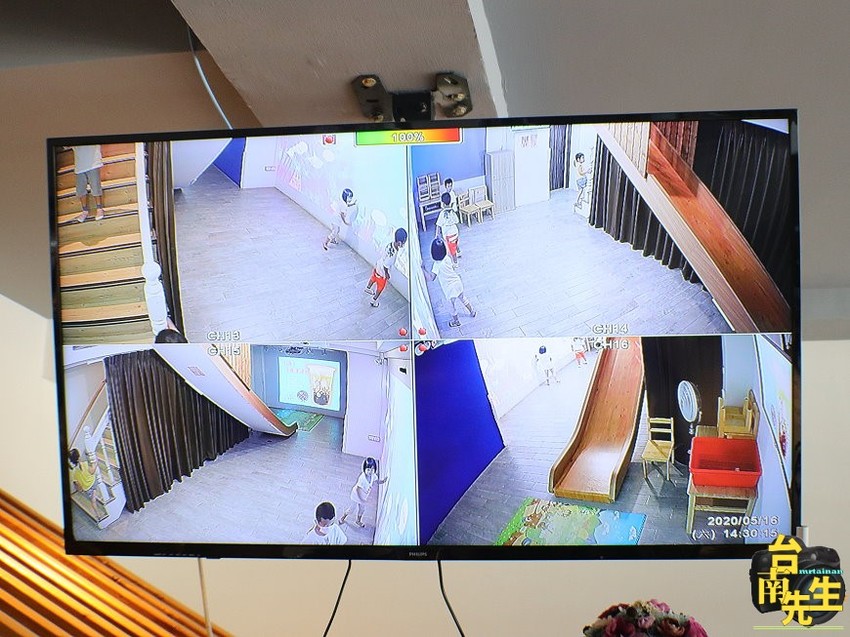 台南茶飲店/從攤車賣到開店面/自製粉圓不添加色素防腐劑/天然茶葉無添加香料/自家熬煮二砂糖水/使用台南在地虎山鮮乳 /全台唯一結合室內溜滑梯與AR實境互動牆/旁邊有停車場