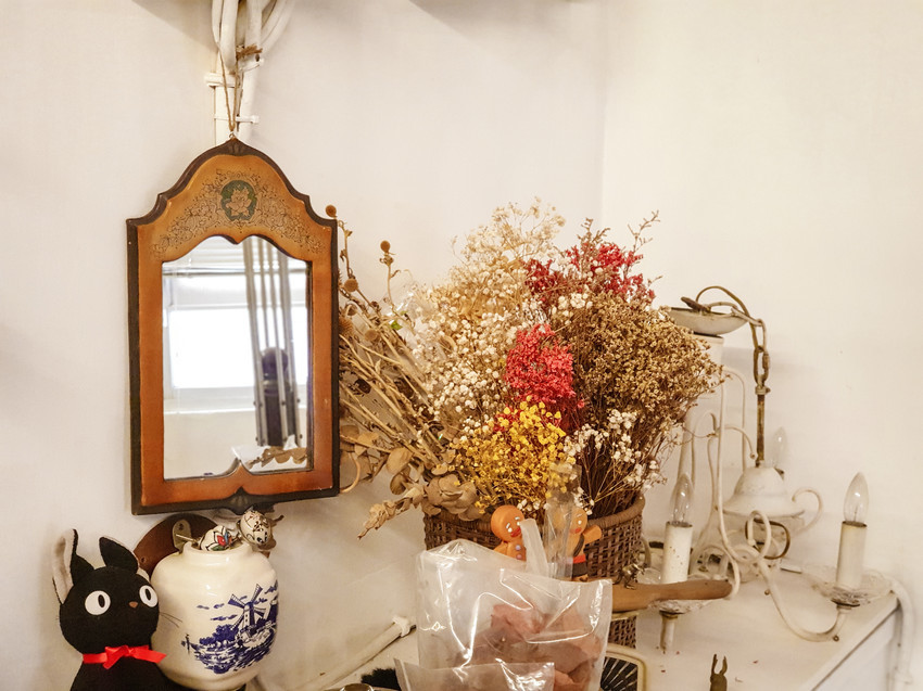 高雄美食||游李家-大塊鮭魚放進披薩裡，宛如家一般的手作披薩店||前金區