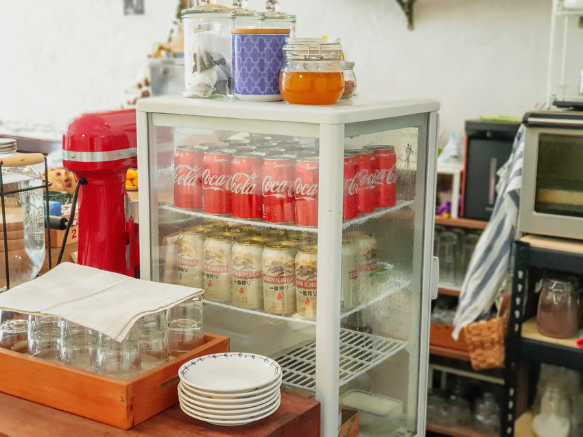 高雄美食||游李家-大塊鮭魚放進披薩裡，宛如家一般的手作披薩店||前金區