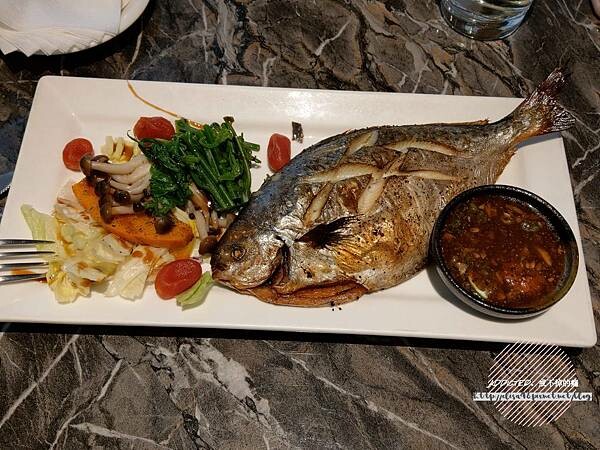 台北大安-[花酒蔵餐酒館 Aplus Dining Sake Bar] 近信義安和與仁愛圓環，時尚裝潢情調氣氛滿分，創意混搭風美味日式料理，清酒選擇多樣約會聚餐推薦