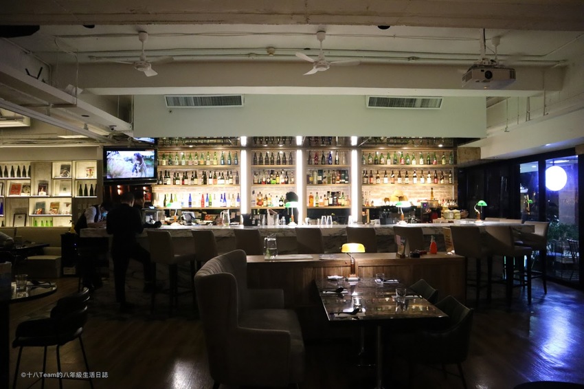 【台北美食】花酒蔵 餐酒館 Aplus Dining Sake Bar｜各式清酒與調酒、美味的創意日式料理、下班聚會的好去處！