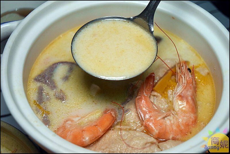 羊角燒肉食堂。這份量太浮誇!丼飯燒肉便當超爆量火鍋自取再送天使紅蝦.牡蠣人均不到200-商妮吃喝遊樂