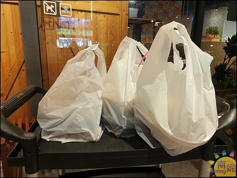 羊角燒肉食堂。這份量太浮誇!丼飯燒肉便當超爆量火鍋自取再送天使紅蝦.牡蠣人均不到200-商妮吃喝遊樂