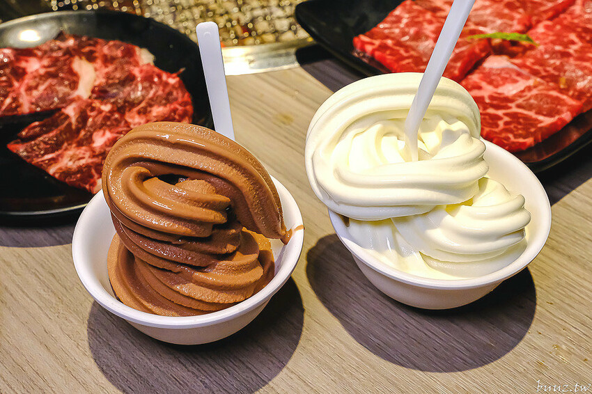 伊比利豬排、和牛、現撈泰國蝦，羊角炭火燒肉吃到飽，百種食材加冰淇淋通通吃到飽！