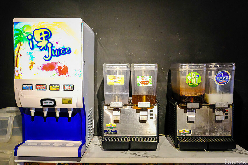 伊比利豬排、和牛、現撈泰國蝦，羊角炭火燒肉吃到飽，百種食材加冰淇淋通通吃到飽！